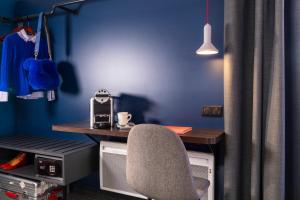 Hotels Hotel Le Bugatti : Chambre Familiale