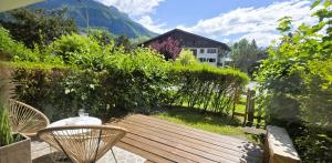 Appartements Joli studio avec terrasse : photos des chambres