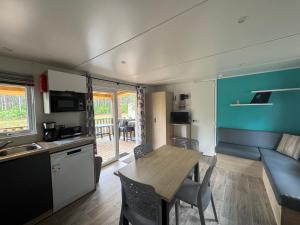 Un toit sur le bassin vue Foret