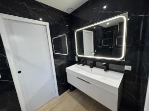 Villas Villa Palmiera with pool, Alpilles, Provence : photos des chambres