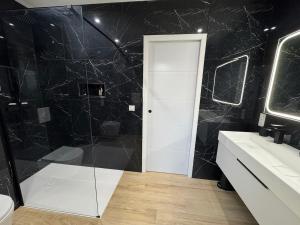 Villas Villa Palmiera with pool, Alpilles, Provence : photos des chambres