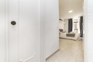 Classy IV - Ferga Suites