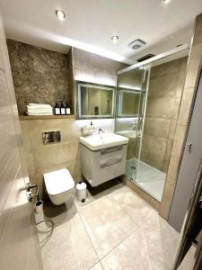 MCR City Centre Stylish 2BR w FREE Parking