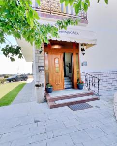 Stara lipa Tašner kitchen & P & garage - self check-in