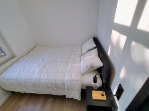 Chorzow Apartment with street parking