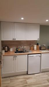 A Cozy Bothy Retreat with Hot Tub