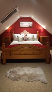 A Cozy Bothy Retreat with Hot Tub