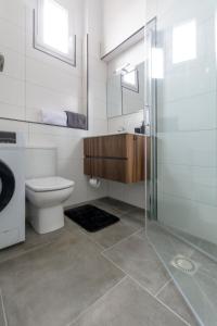 Laredo Suite 1