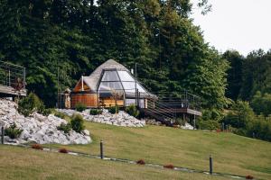 Osada Poli Koniaków - Panoramiczny Domek nr 4 z Prywatną Balią i Hydromasażem