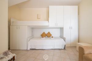 Barbara Leafy Apartment img17