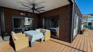 Marbles House - 4 Bedrooms, 8 Beds, Sleeps 10 - Pet Friendly