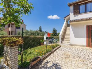 Apartment Fabiana by Interhome