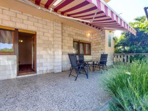 Apartment Vesna by Interhome