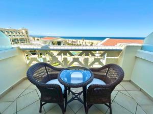 Deluxe Double or Twin Room with Sea View and Terrace room in Las Arenas Balneario Resort