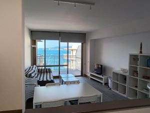 planta 19 primera linea de mar palamos costa brava