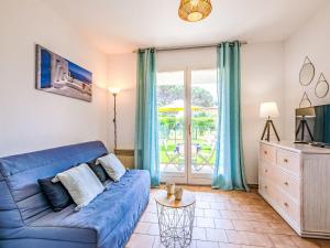 Apartment Les Jardins de la Nartelle Plage by Interhome