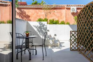 Poolside Architect Studios