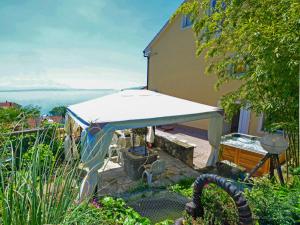 Apartment Andrea by Interhome