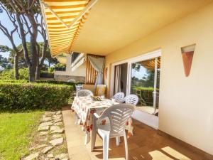 Apartment Melis II M2 Playa de Pals by Interhome