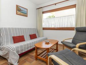 Apartment Melis II M6-Playa de Pals by Interhome