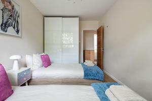 2Bdr Apt Steps to Battersea Park