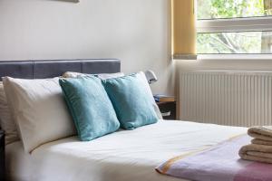 2Bdr Apt Steps to Battersea Park