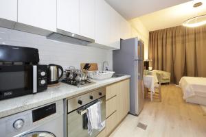Stay Sweet in Adorable Studio Apartment