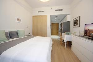 Stay Sweet in Adorable Studio Apartment