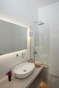 Villa Ipanema with Private Beach by Mykonos Mood