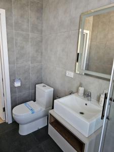 Nyvky Like Home - Покращена студія біля Retroville - кв 35