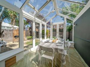 Pass the Keys Spacious 3BR Home wFree Parking