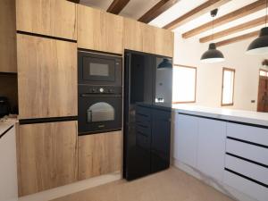 Casa Rural Completa en Alicante 6 Habitaciones con Piscina, BBQ, Vistas Naturaleza Ideal Grupos