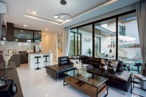 Another Hour Pool Villa