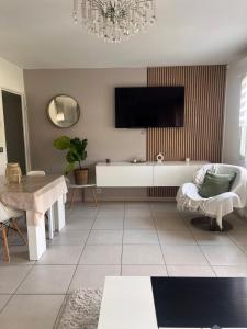 Appartement rénové , Climatisé, Terrasse, Parking en sous sol - 3hvězdičkové hotely ve městě Saint-Laurent-du-Var