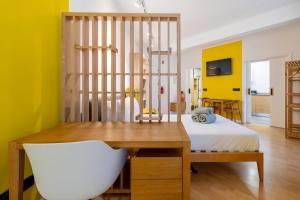 Yellow Sun Studio Apartment