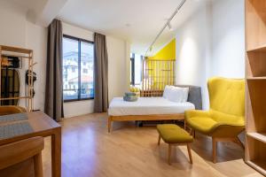Yellow Sun Studio - Cozy Stay in Central Funchal