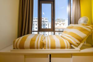 Yellow Sun Studio - Cozy Stay in Central Funchal