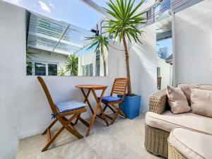 Stunning Green Point garden apartment