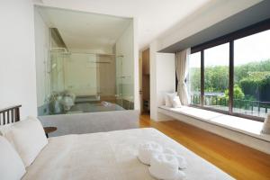 Modern 3 Bdr Villa Tree OClock Bangtao With a Pool