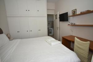 Cosmo Rooms - Seaside Elegance with Views of Monemvasia Castle