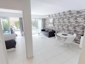 Appartements Superbe 2P renove avec jardin, piscine et proche mer a Menton - FR-1-196-164 : photos des chambres