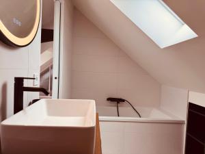 Maisons de vacances Maison lumineuse 2 chambres proche circuit : photos des chambres