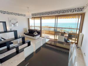 Appartement moderne avec terrasse, parking et WiFi - FR-1-196-178