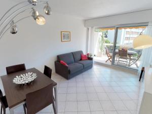 Appartements Grand 2P avec Parking et Terrasse, Piscine sur le Toit, Proche des Plages a Menton - FR-1-196-172 : photos des chambres