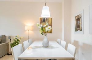 Hoyo 100 Views Terrace Pools