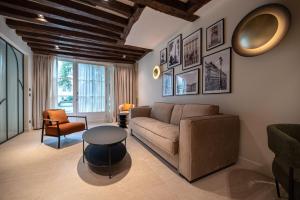 Luxury and élégance Place des Vosges