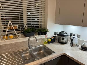 Spacious en-suite room near Rainham & Dagenham