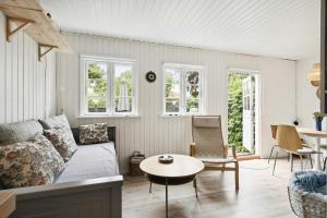 Lifestyle Near Sea And Town