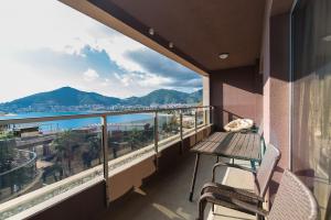 Sea View Apartments MonteBook