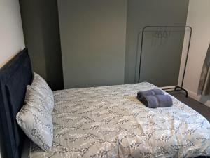 Pet-Friendly 2Bed Riverside Stay by Norton Village